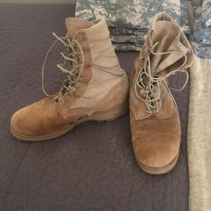 Tan Army boots - 9R